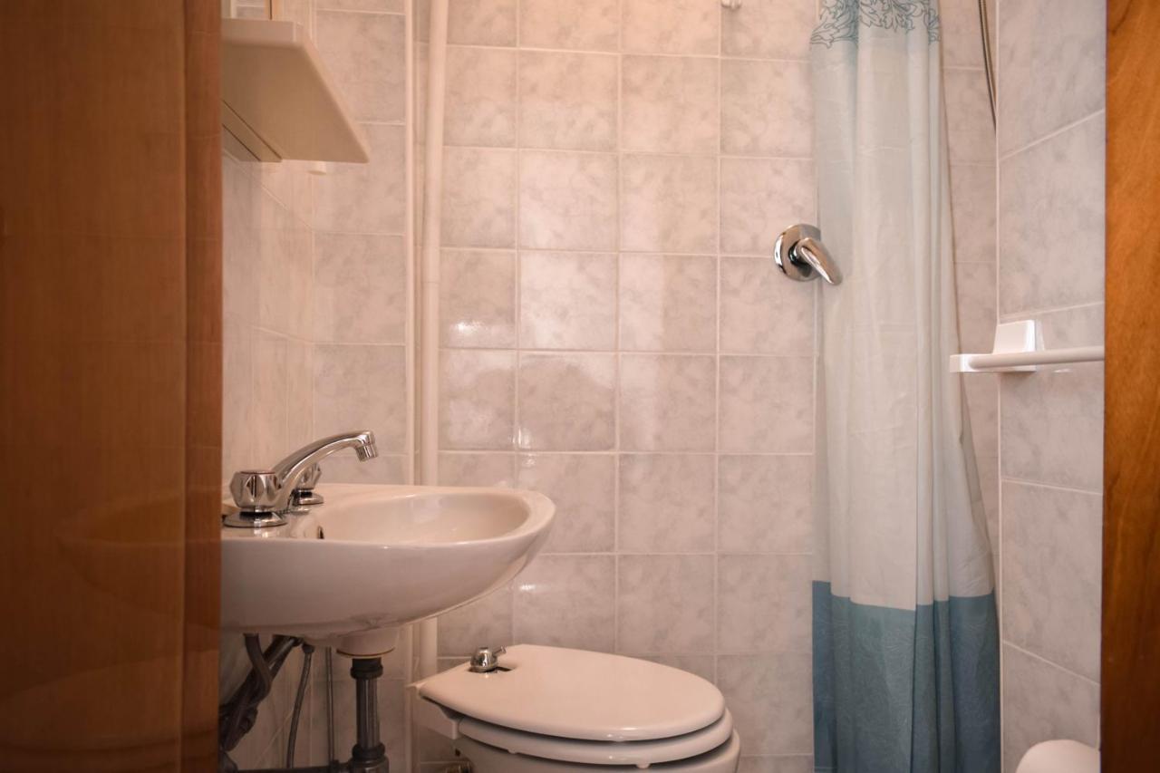 קרביה Hotel Zeus מראה חיצוני תמונה
