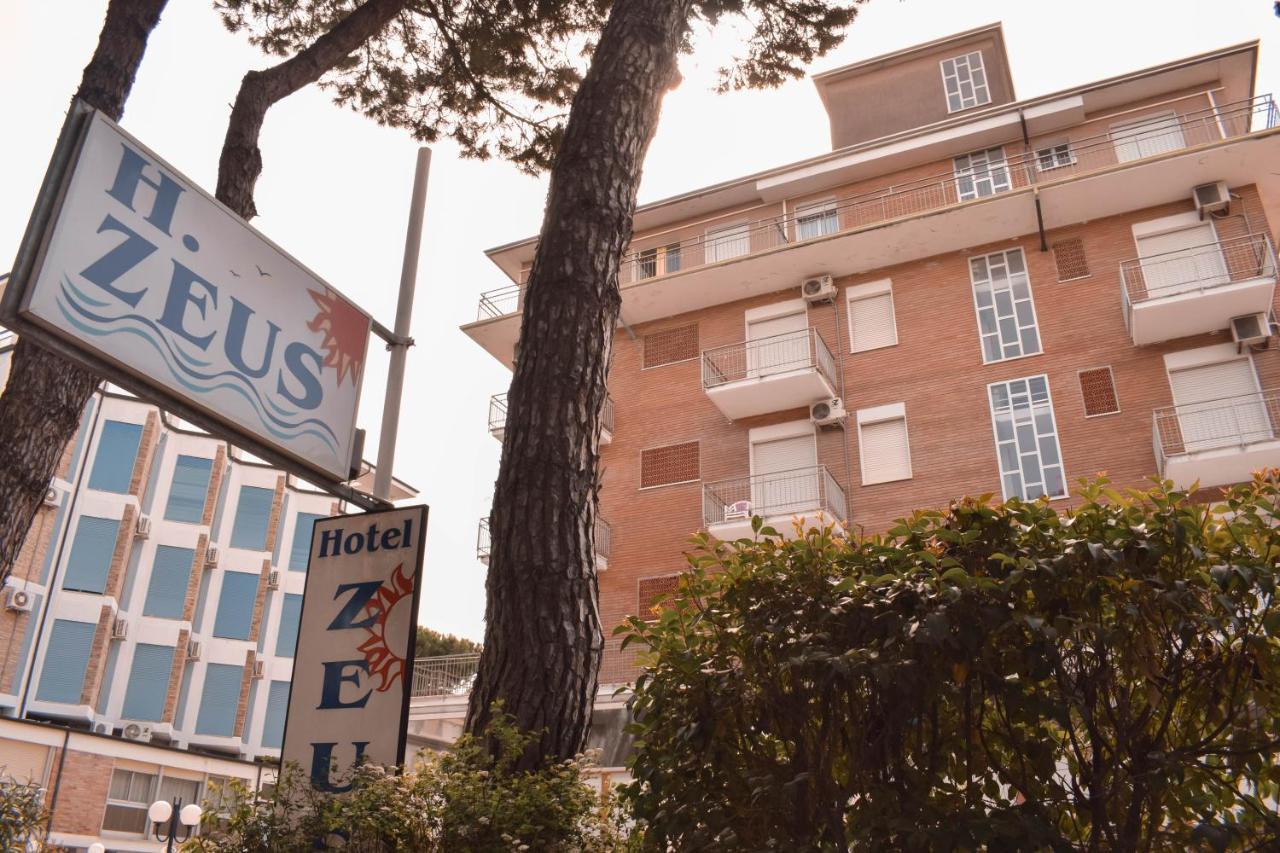 קרביה Hotel Zeus מראה חיצוני תמונה