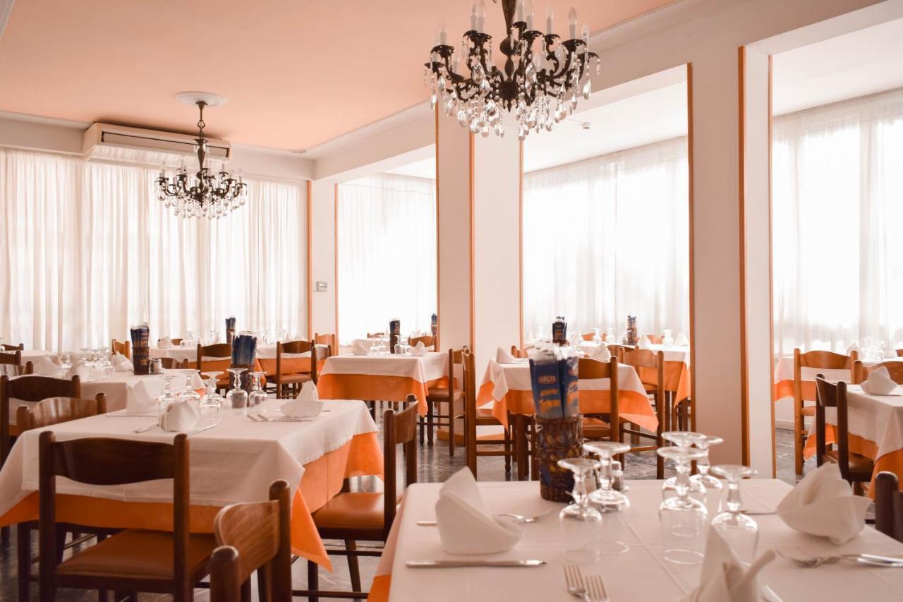 קרביה Hotel Zeus מראה חיצוני תמונה